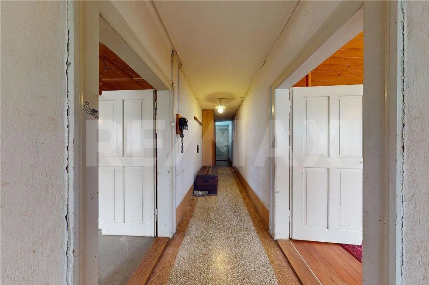 Edificio residenziale e economico di 7 stanze con potenziale di sviluppo - Foto 4 di 13