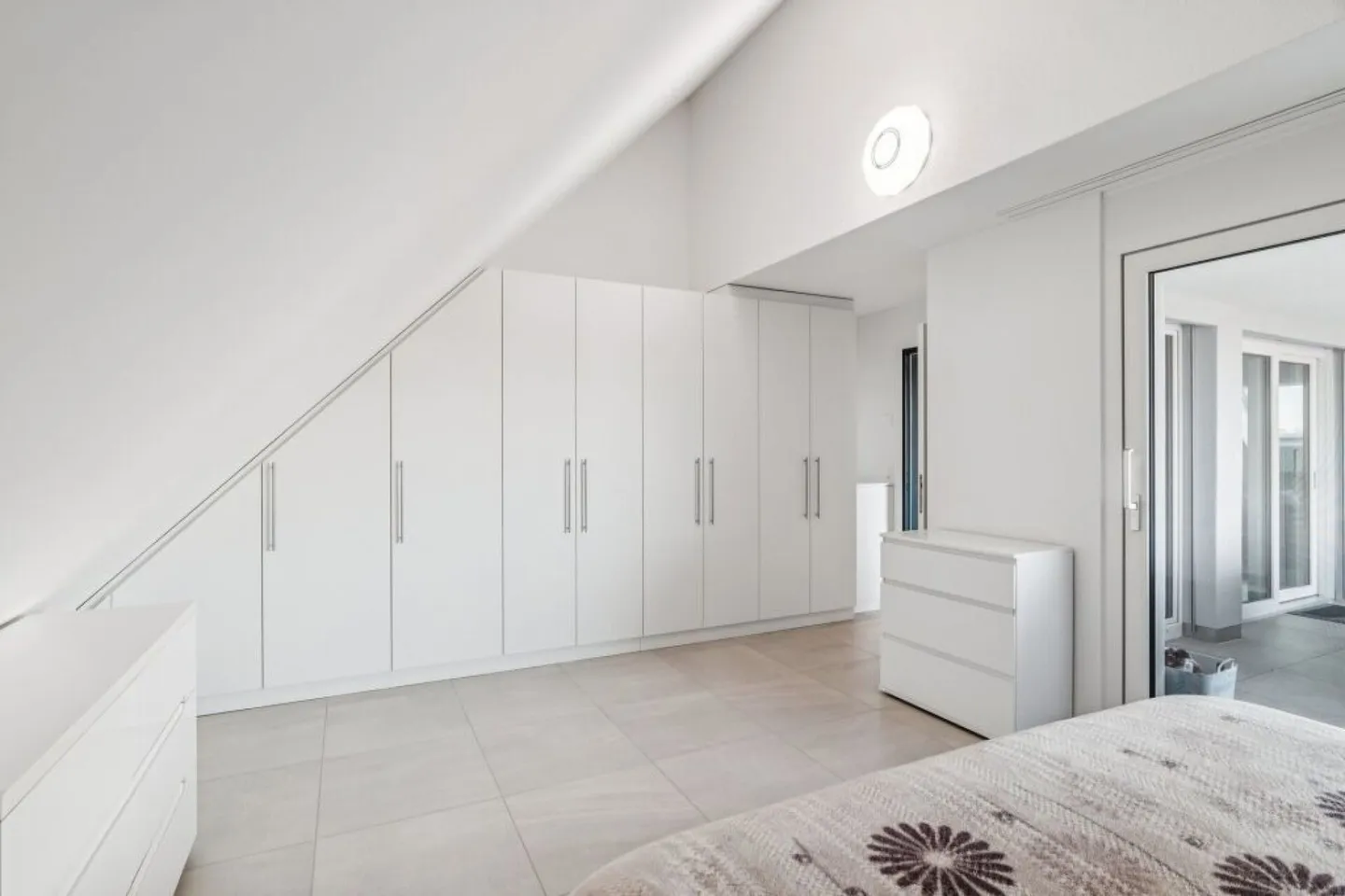 Stilvolle Wohnung mit Terrasse - Foto 9 von 15