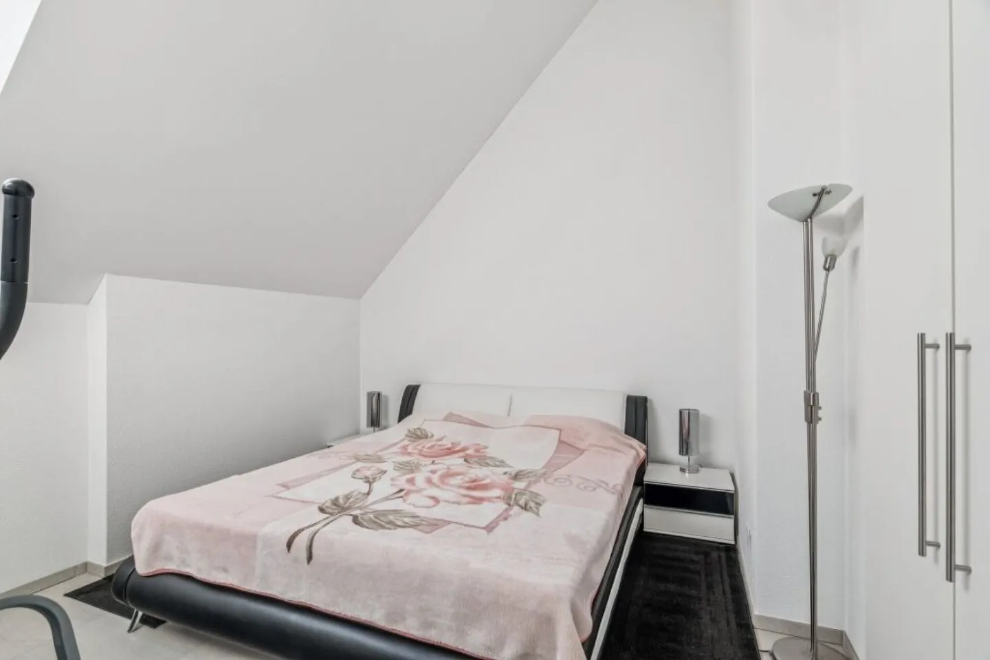 Stilvolle Wohnung mit Terrasse - Foto 11 von 15