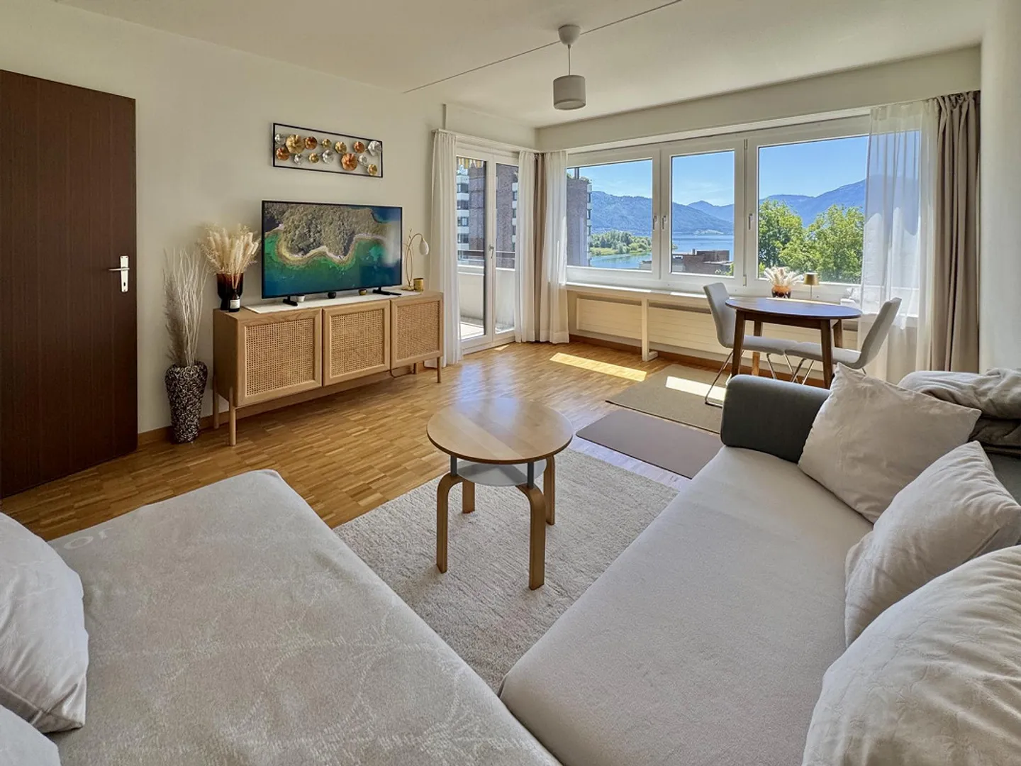 Appartamento arredato 2.5 con vista sulle montagne - Foto 1 di 14