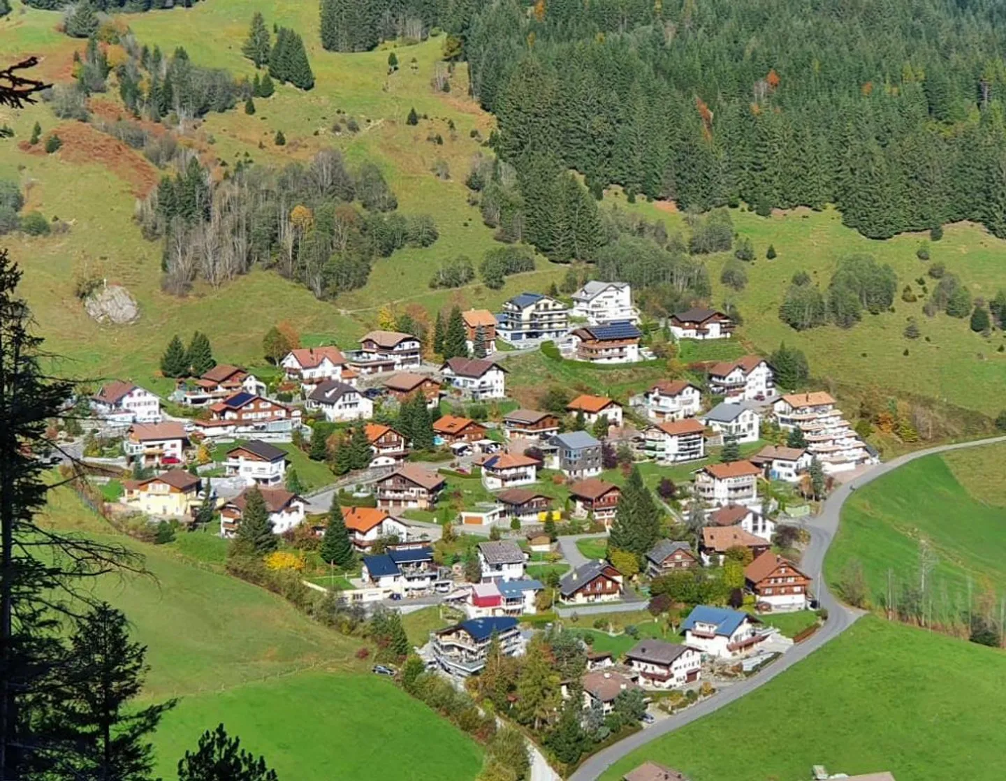 Unique penthouse apartment with alpine chic - Living with a holiday feeling - Photo 6 of 11
