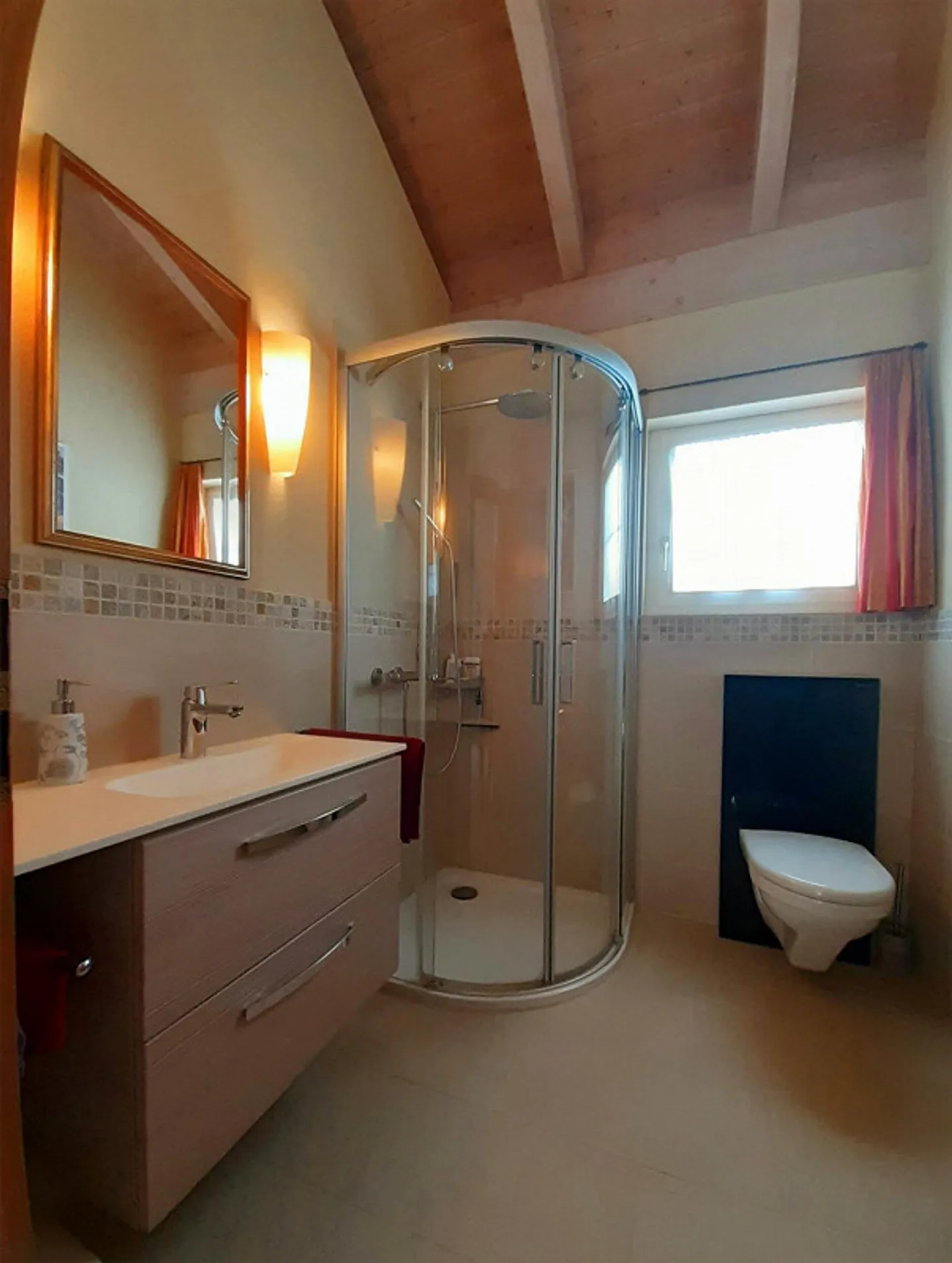 Unique penthouse apartment with alpine chic - Living with a holiday feeling - Photo 10 of 11