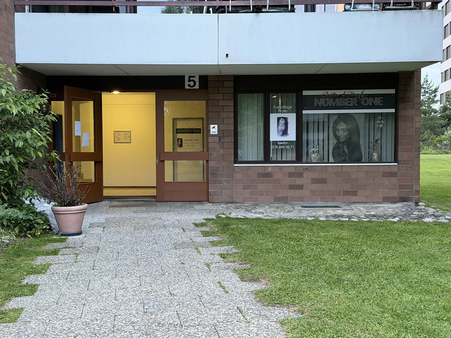 Appartamento arredato 2.5 con vista sulle montagne - Foto 13 di 14
