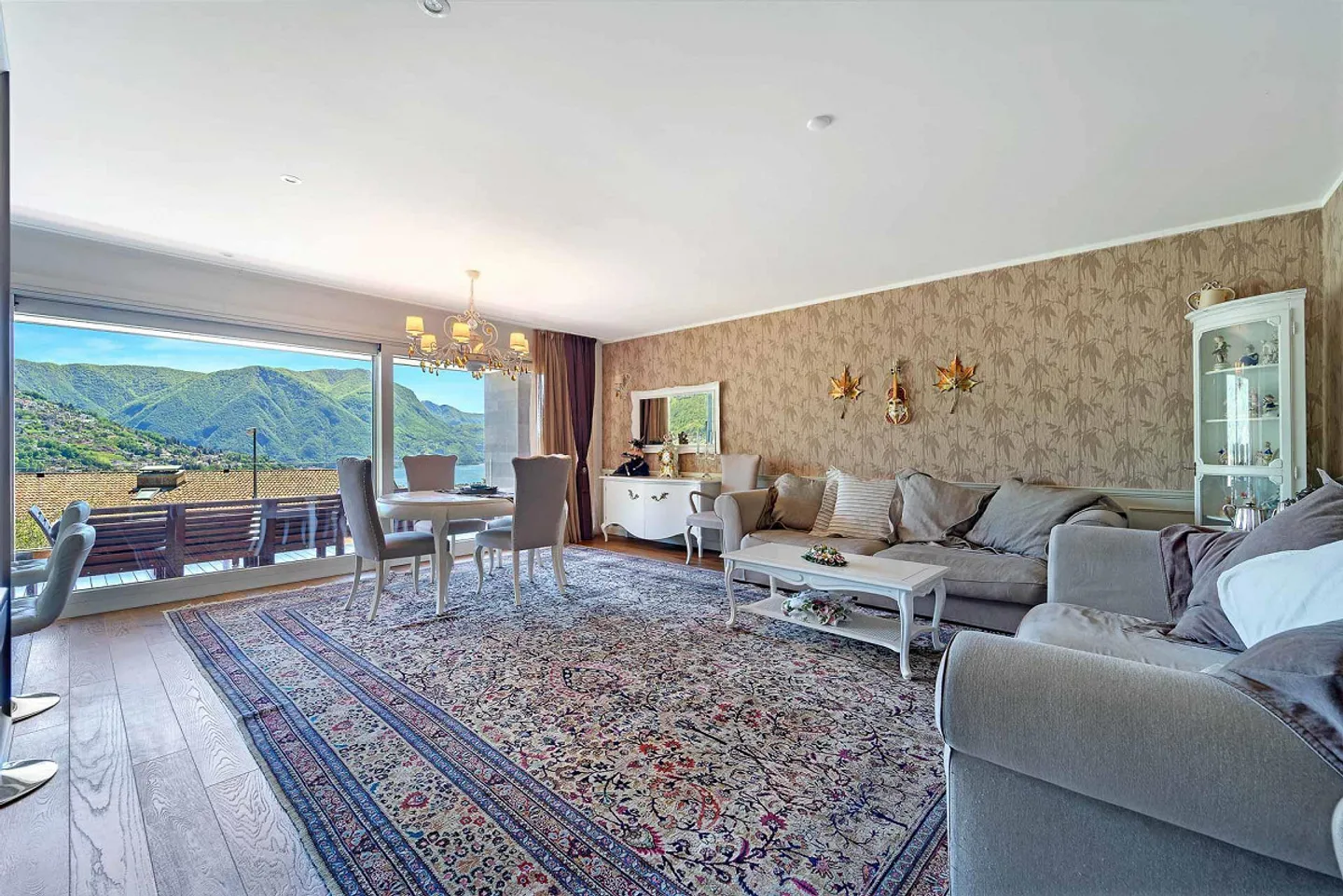 Elegante e prestigioso attico vista lago - Foto 1 di 11