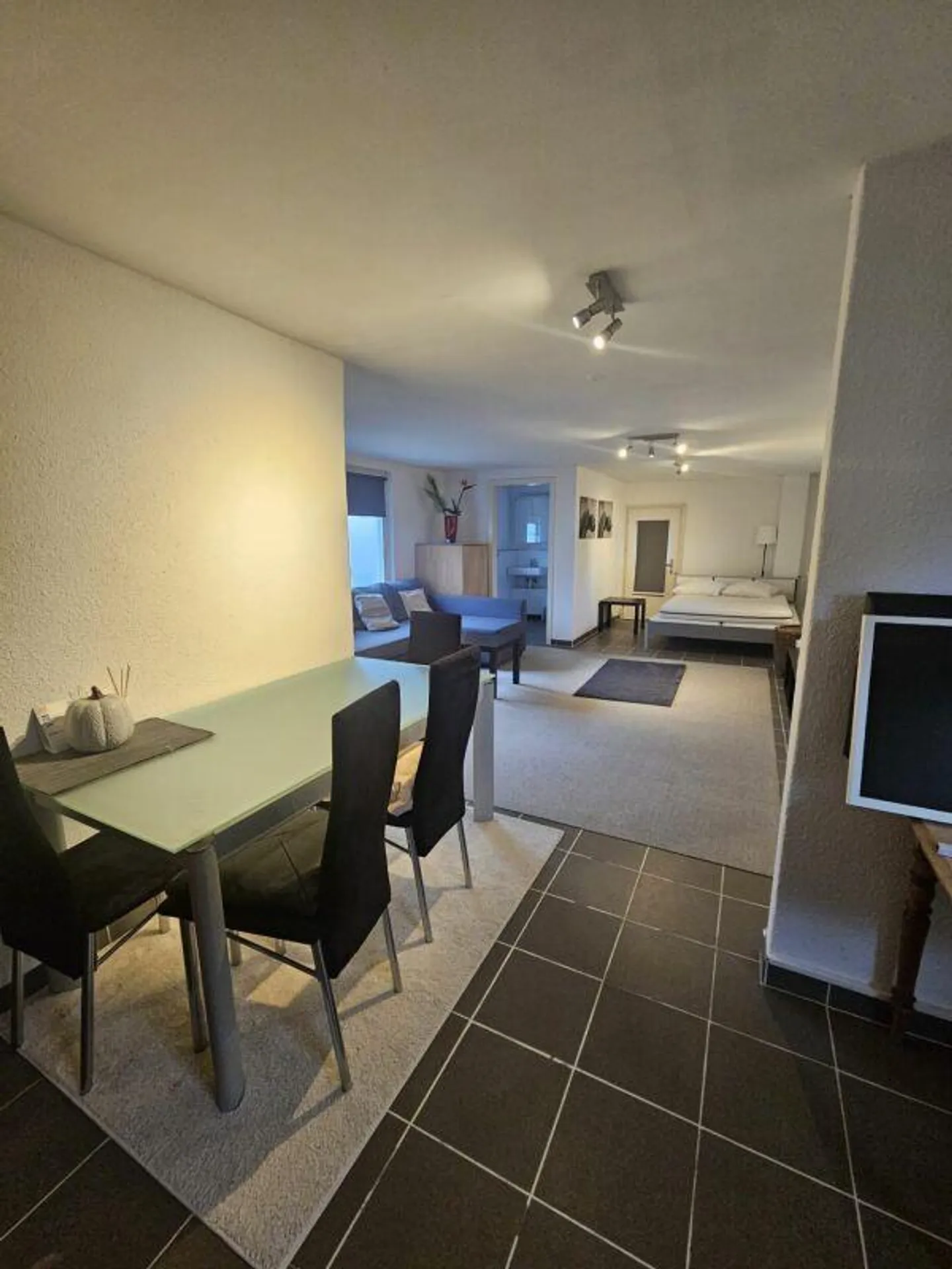 1.5 ZWG - Apartment - Photo 1 of 5