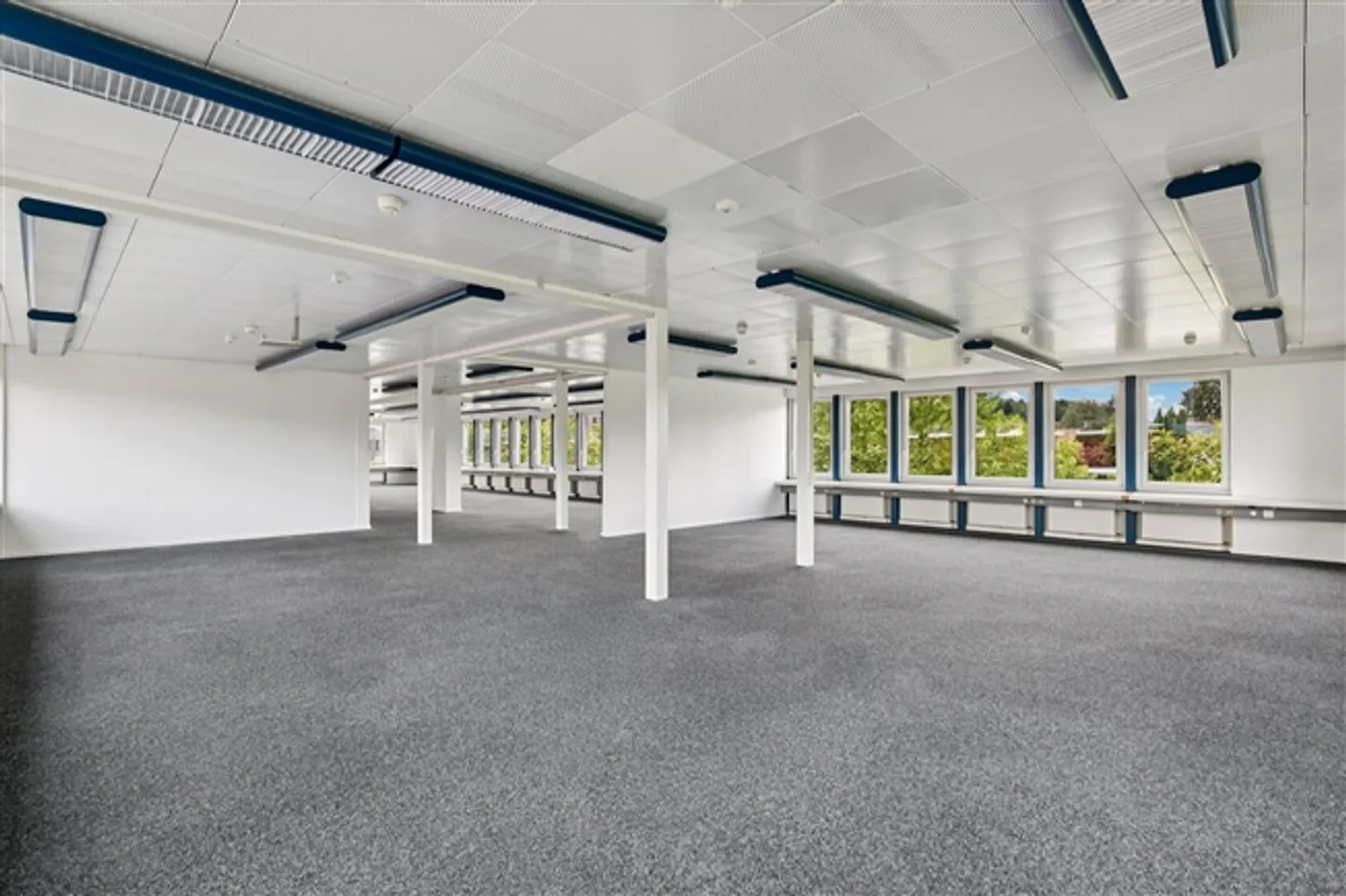 Modern, stylish and ready for your visions - your new office space - Photo 9 of 10