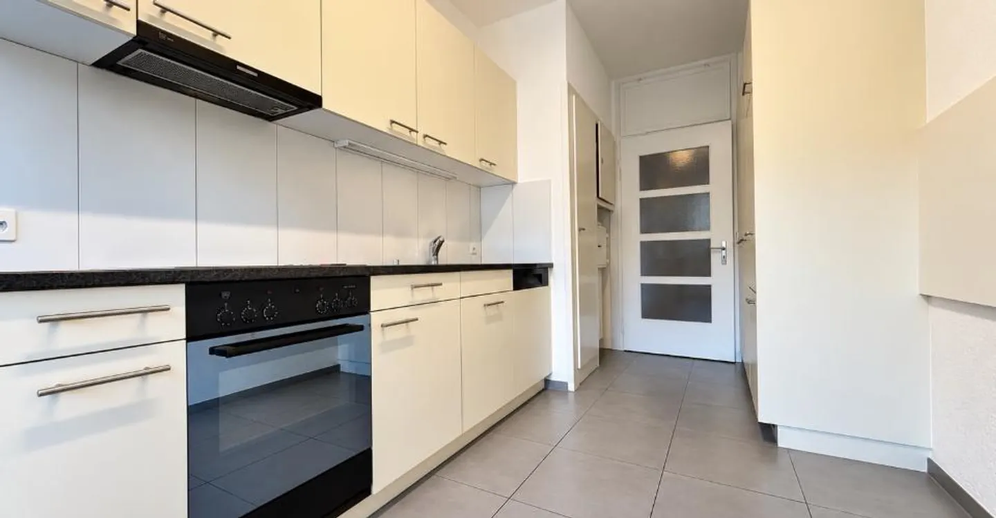 Spacious apartment in a central location - Photo 7 of 8