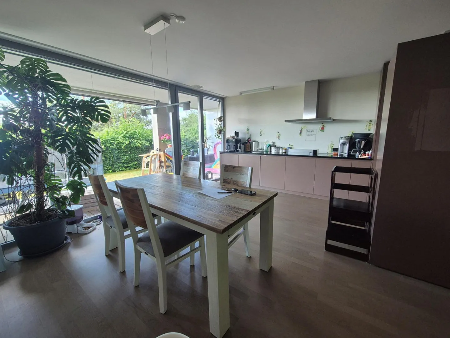 Appartement de 3,5 pièces au rez-de-chaussée à louer - Photo 2 sur 11