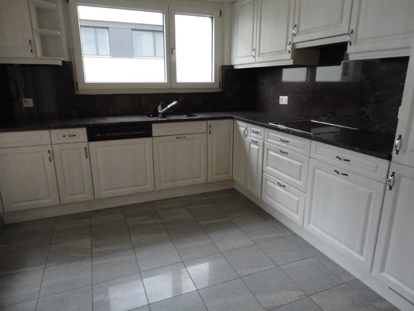 Spacious 5½-room apartment with two balconies in Schwyz - Photo 5 of 11