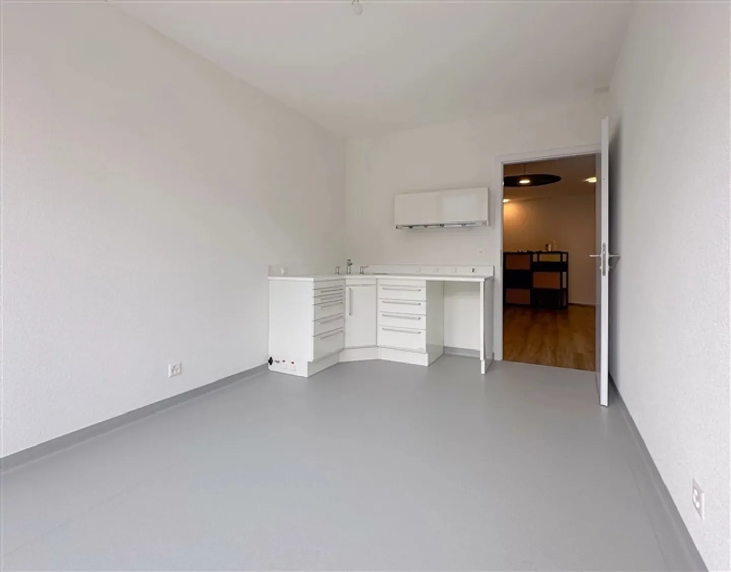 New and ideally located for multidisciplinary activities - Photo 5 of 12