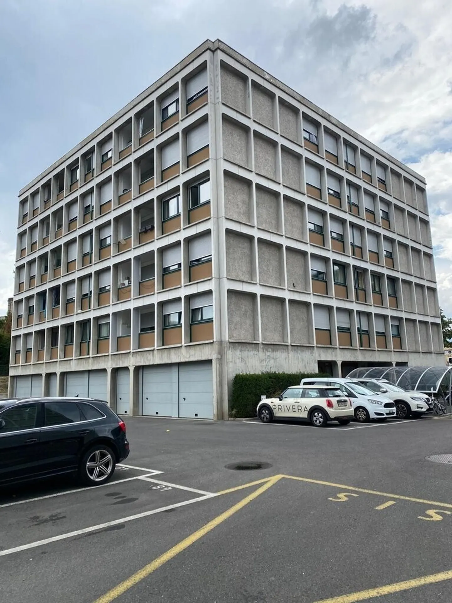 Place de parc à Châtelaine - Photo 1 sur 1