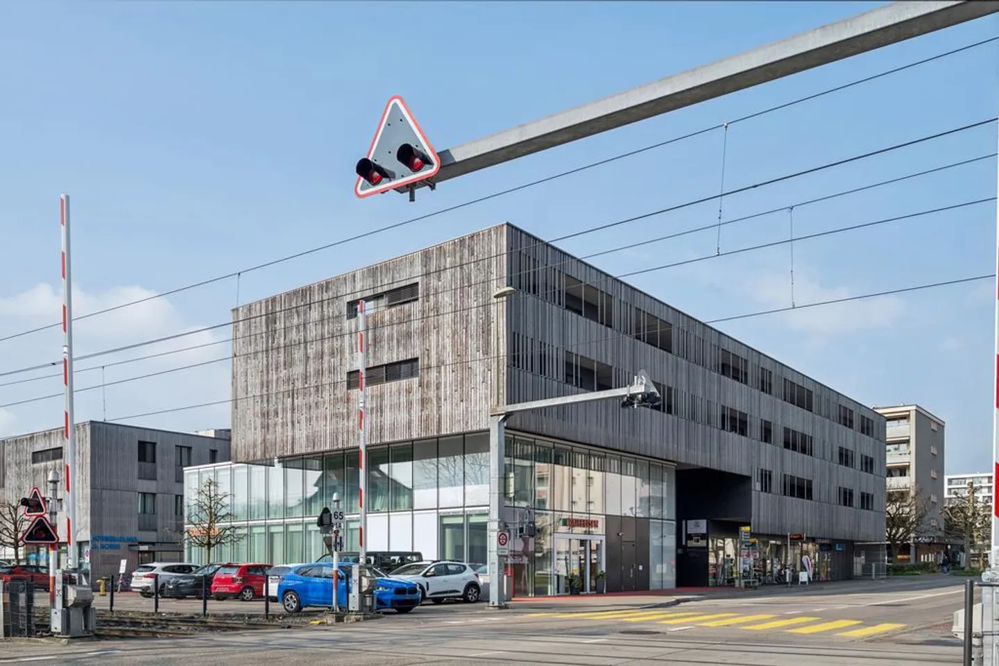 Top developed offices in a central location - Photo 1 of 11