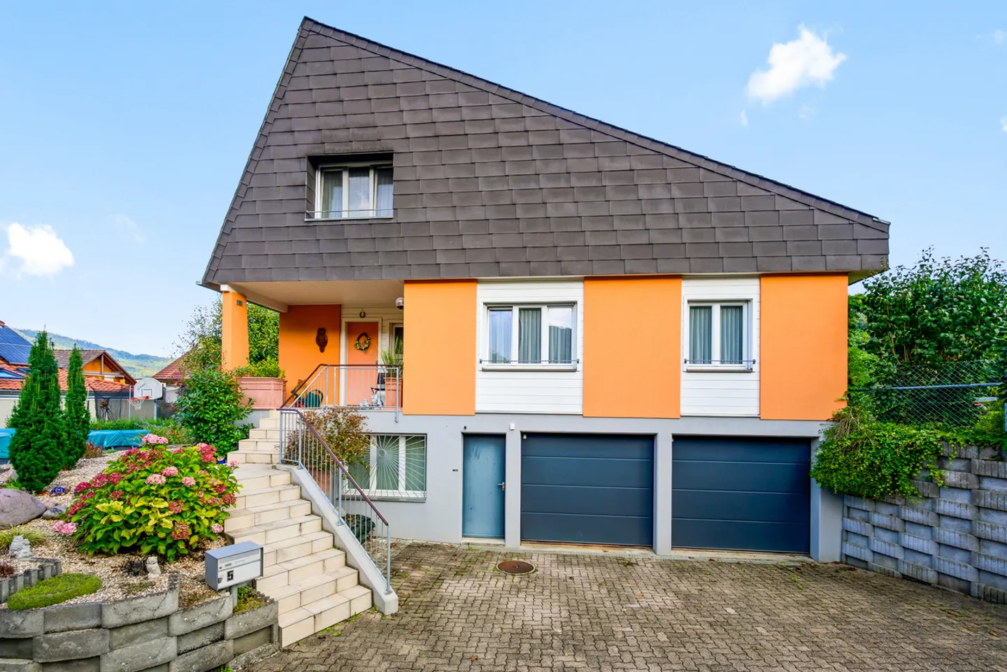 Ampia casa unifamiliare di 8,5 stanze con giardino - Foto 2 di 15