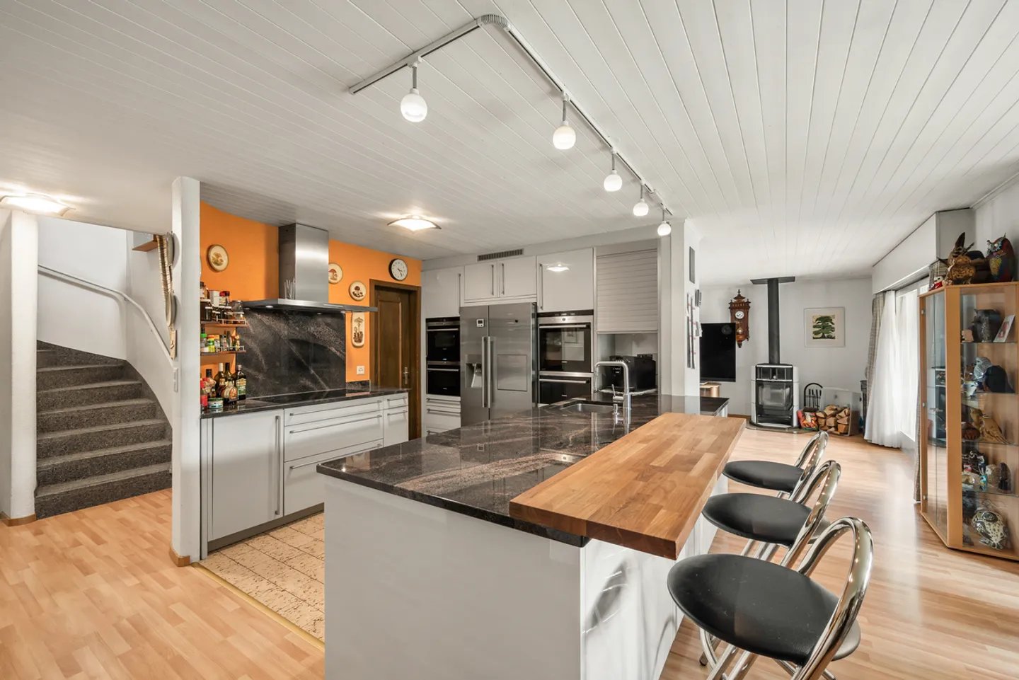 Ampia casa unifamiliare di 8,5 stanze con giardino - Foto 4 di 15