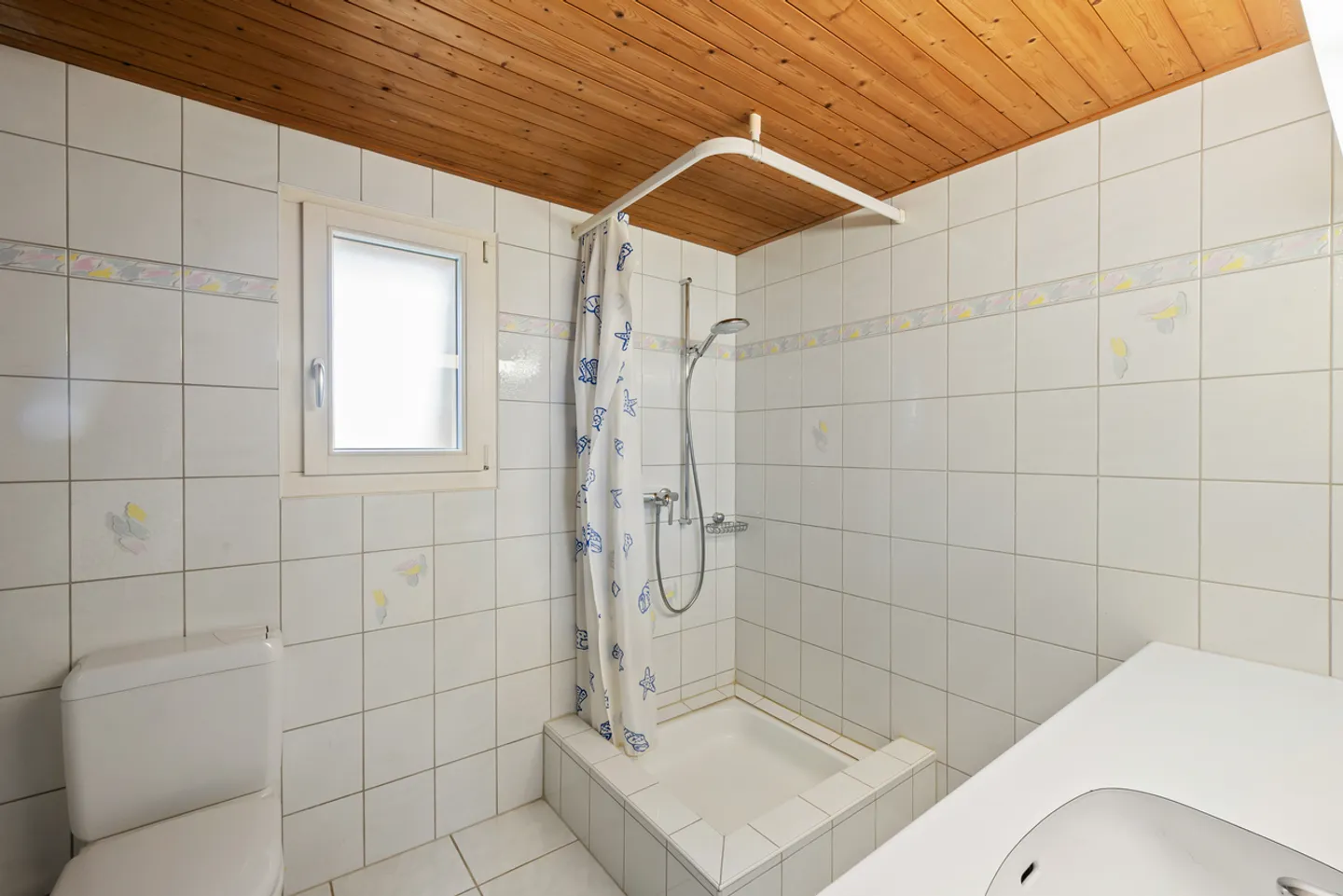 Ampia casa unifamiliare di 8,5 stanze con giardino - Foto 13 di 15