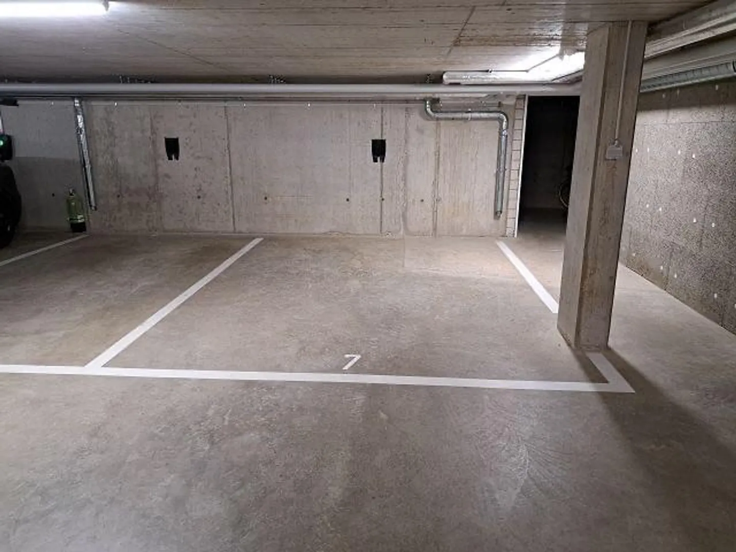 Tiefgaragenparkplatz zu mieten - Foto 3 von 5