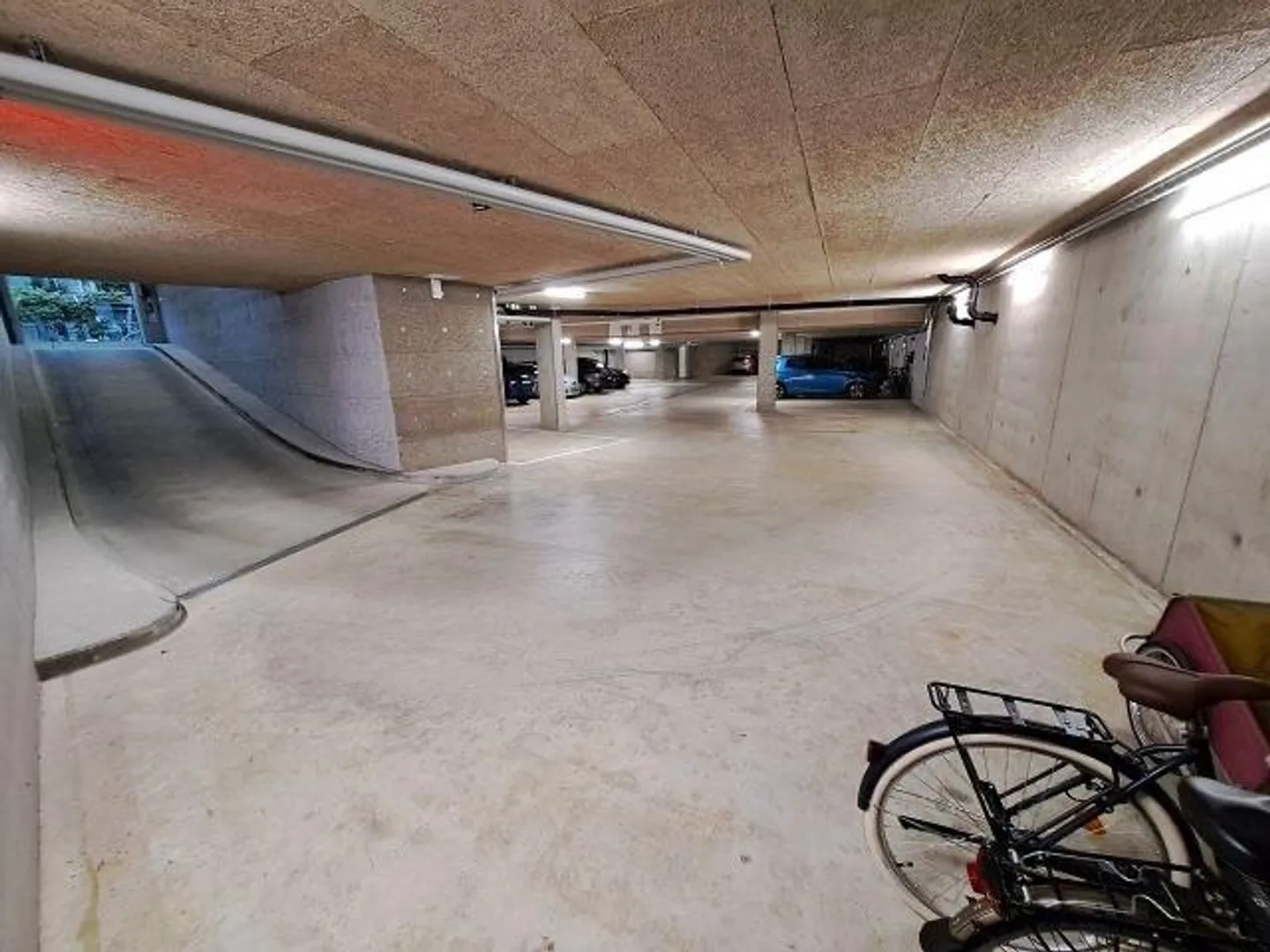 Tiefgaragenparkplatz zu mieten - Foto 5 von 5