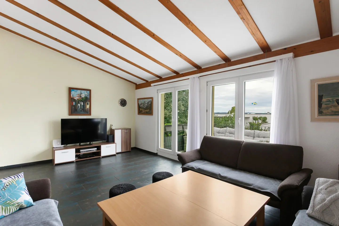 Casa spaziosa in un quartiere tranquillo - Foto 7 di 8