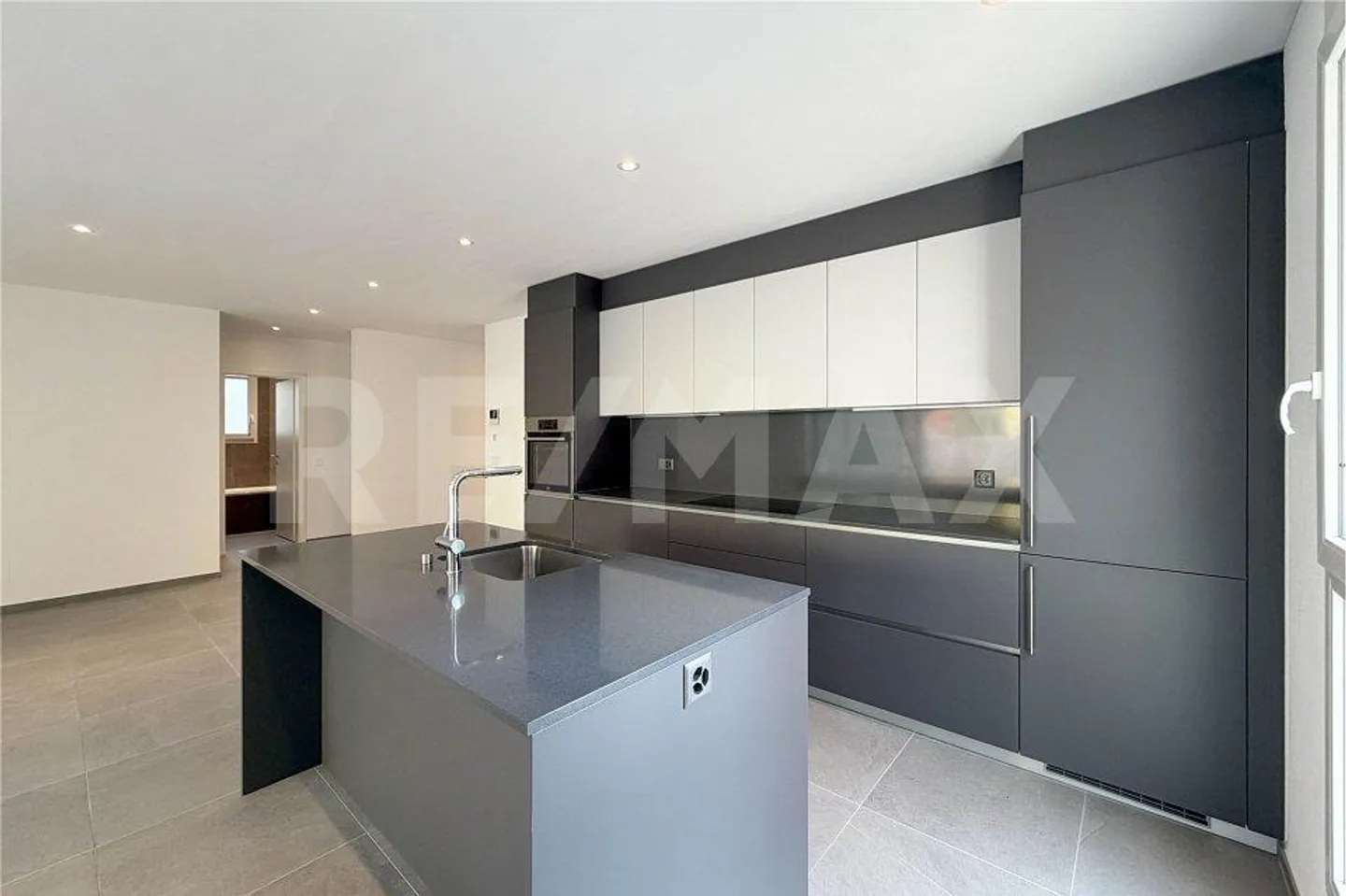 Appartamento moderno con garage - Foto 7 di 12