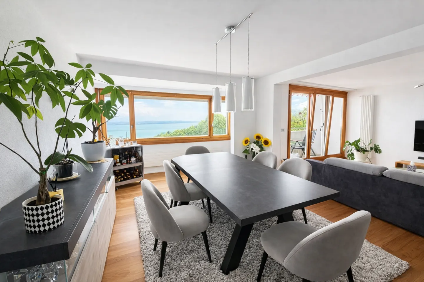 Lake view! 3.5 room apartment with balcony - Photo 1 of 7