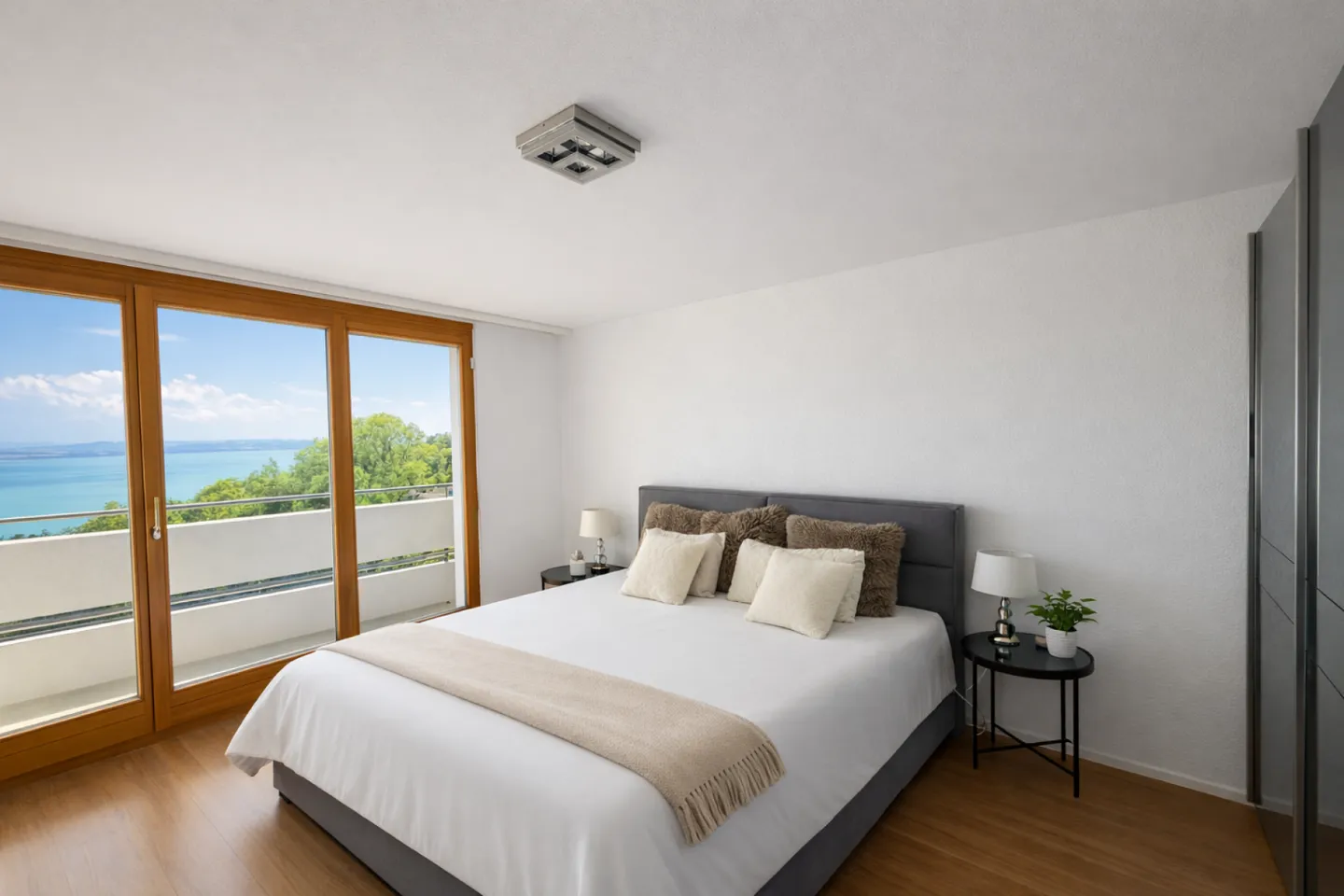 Lake view! 3.5 room apartment with balcony - Photo 4 of 7