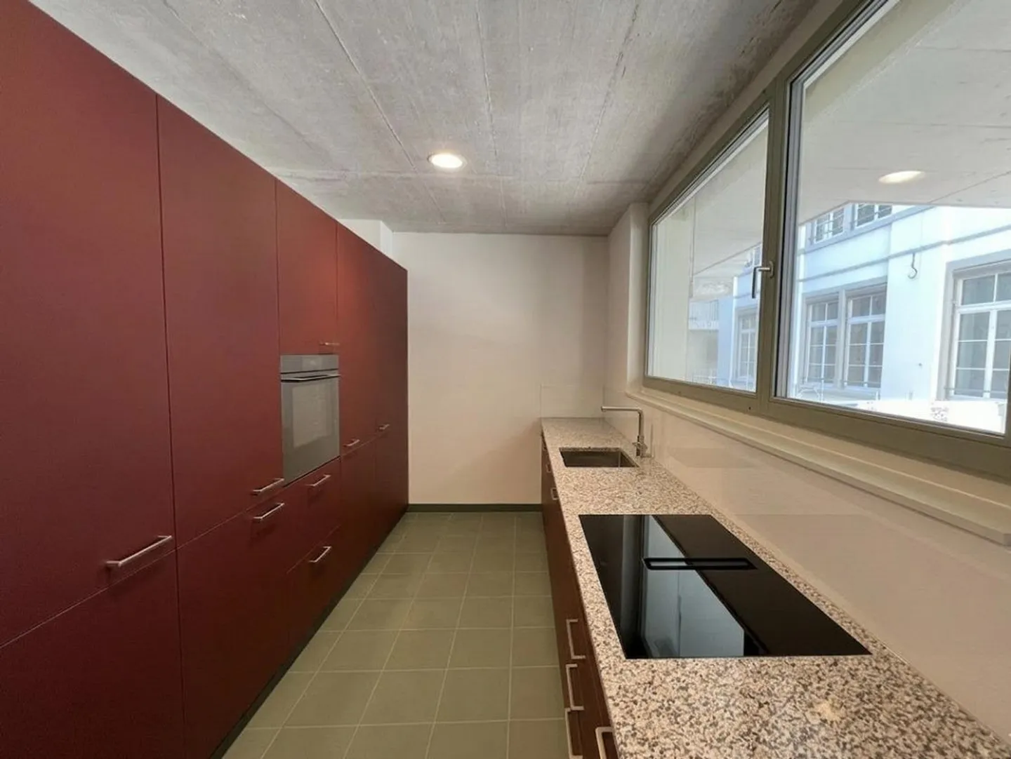 Ottimo appartamento nuovo di 3,5 stanze con area salotto accogliente nella città vecchia - Foto 3 di 9