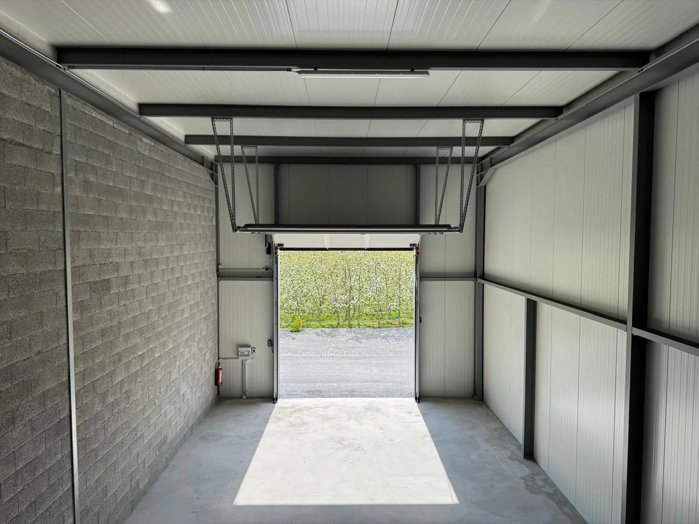 Spazio modulare di 124m² - Flessibilità e accessibilità strategica A9 - Foto 5 di 8