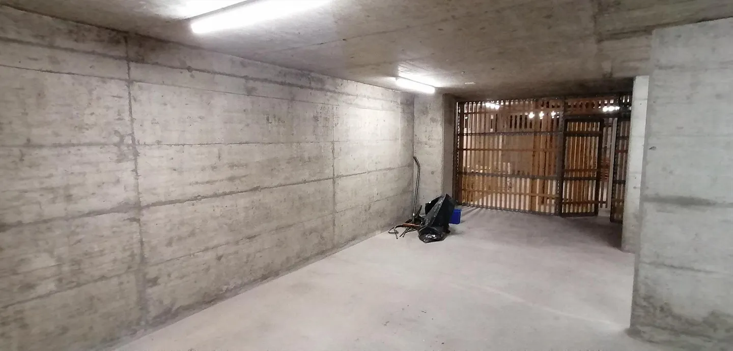 Salle de stockage 72m² - Photo 1 sur 4