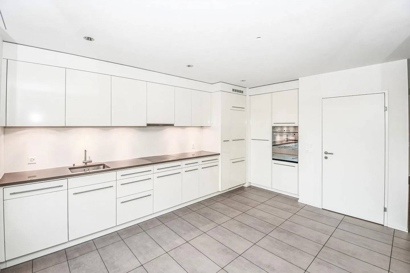 Living in the heart of Kreuzlingen - Photo 1 of 10