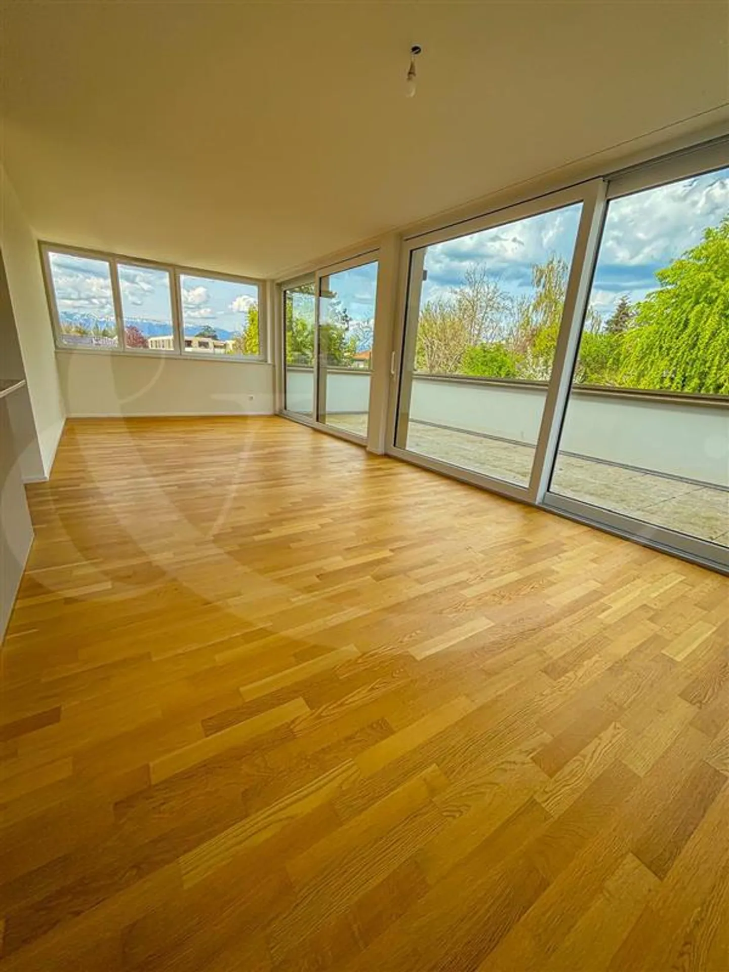 Ch. Sous-Le-Crêts 2, Schöne 5-Zimmer-Wohnung - Foto 4 von 7