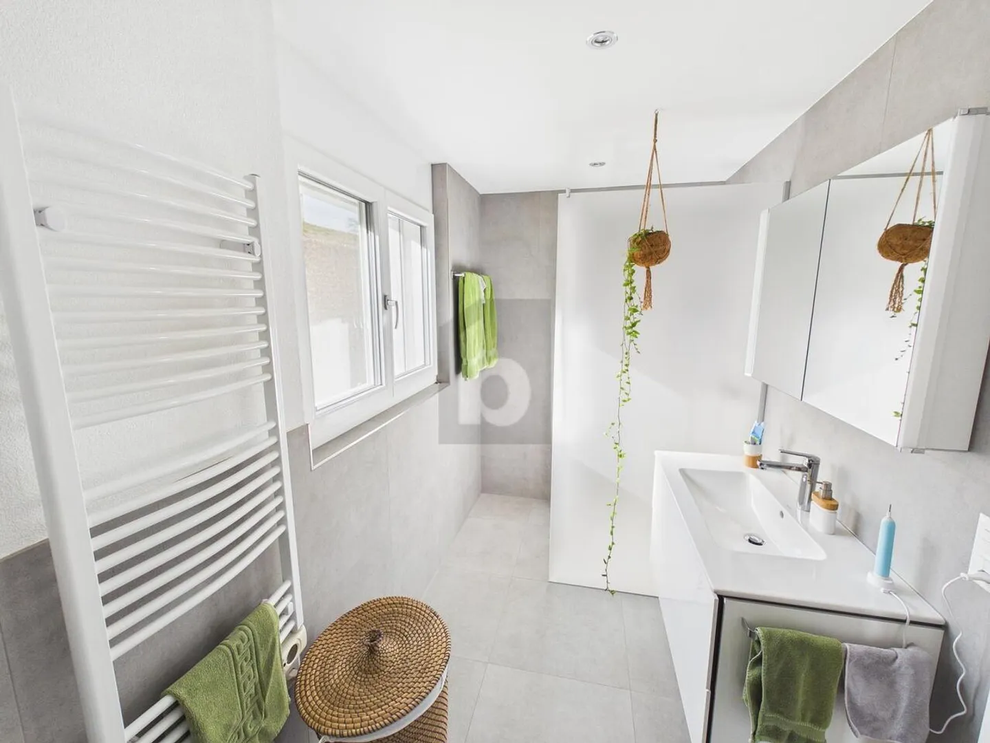 Charming Single Family Home - Photo 5 of 6