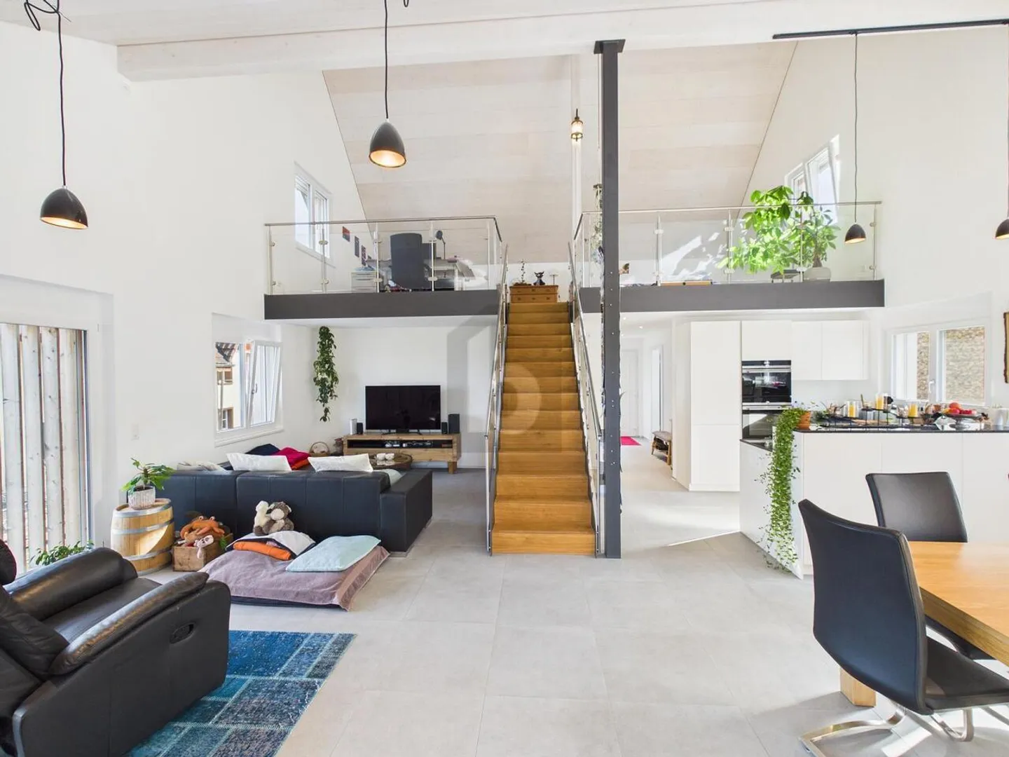 Charming Single Family Home - Photo 2 of 6