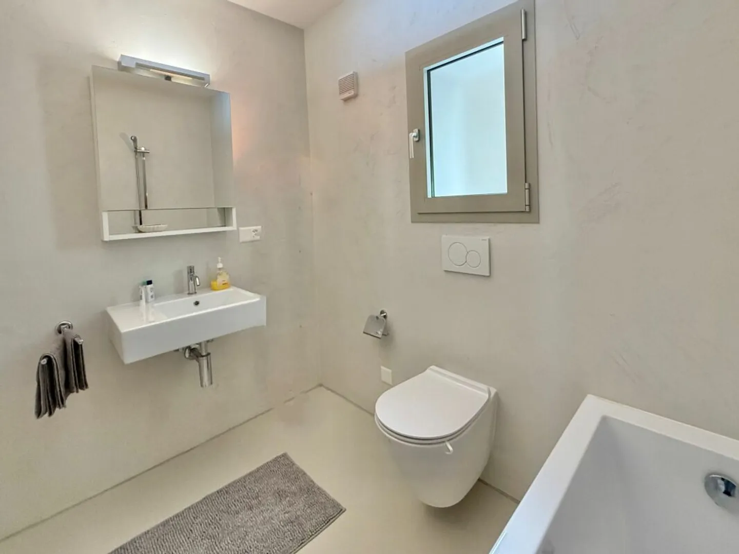 Villa bifamiliare con vista lago in una posizione ambita di Ronco sopra Ascona - Foto 12 di 17