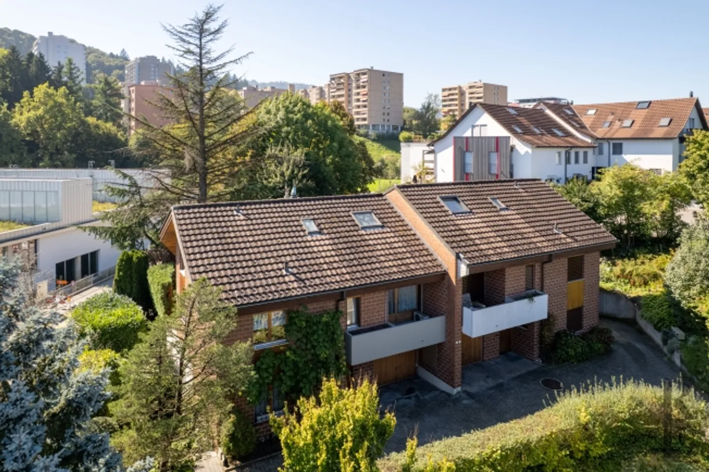 Casa bifamiliare spaziosa, vita elegante vicino a Lucerna - Foto 1 di 1
