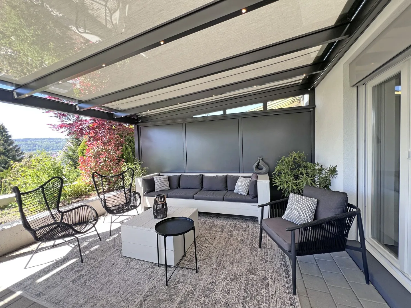 Charming Family Home in Anglikon - Photo 4 of 11