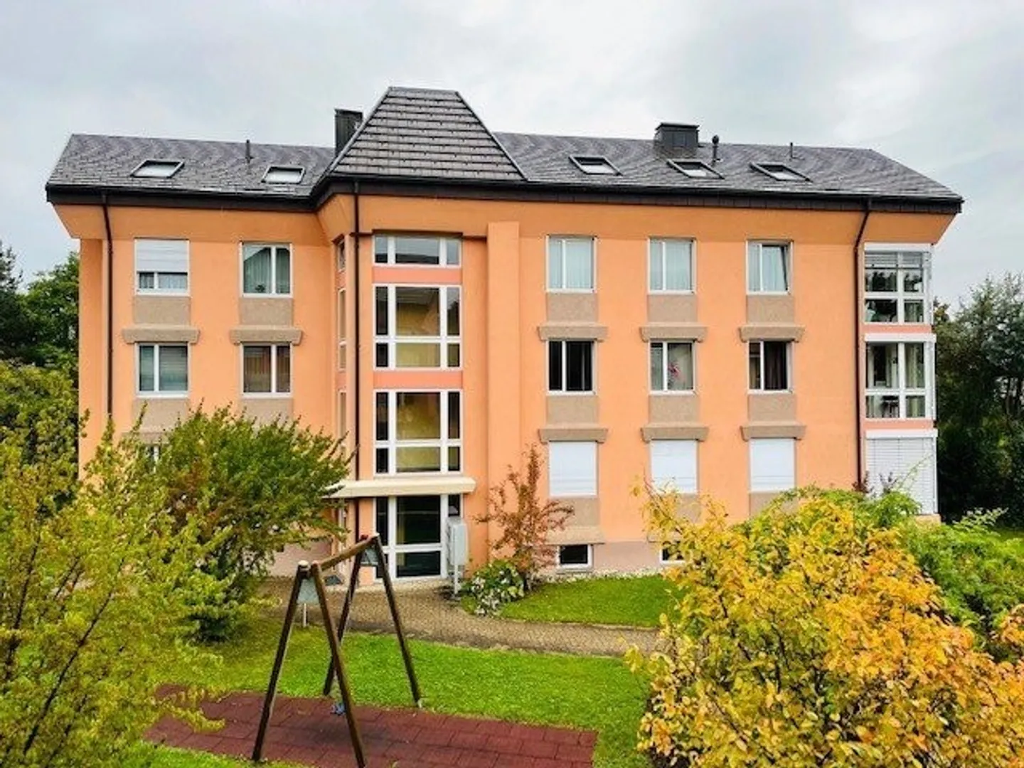 Vivre avec confort : Appartement 2 pièces élégant avec balcon - Photo 1 sur 11
