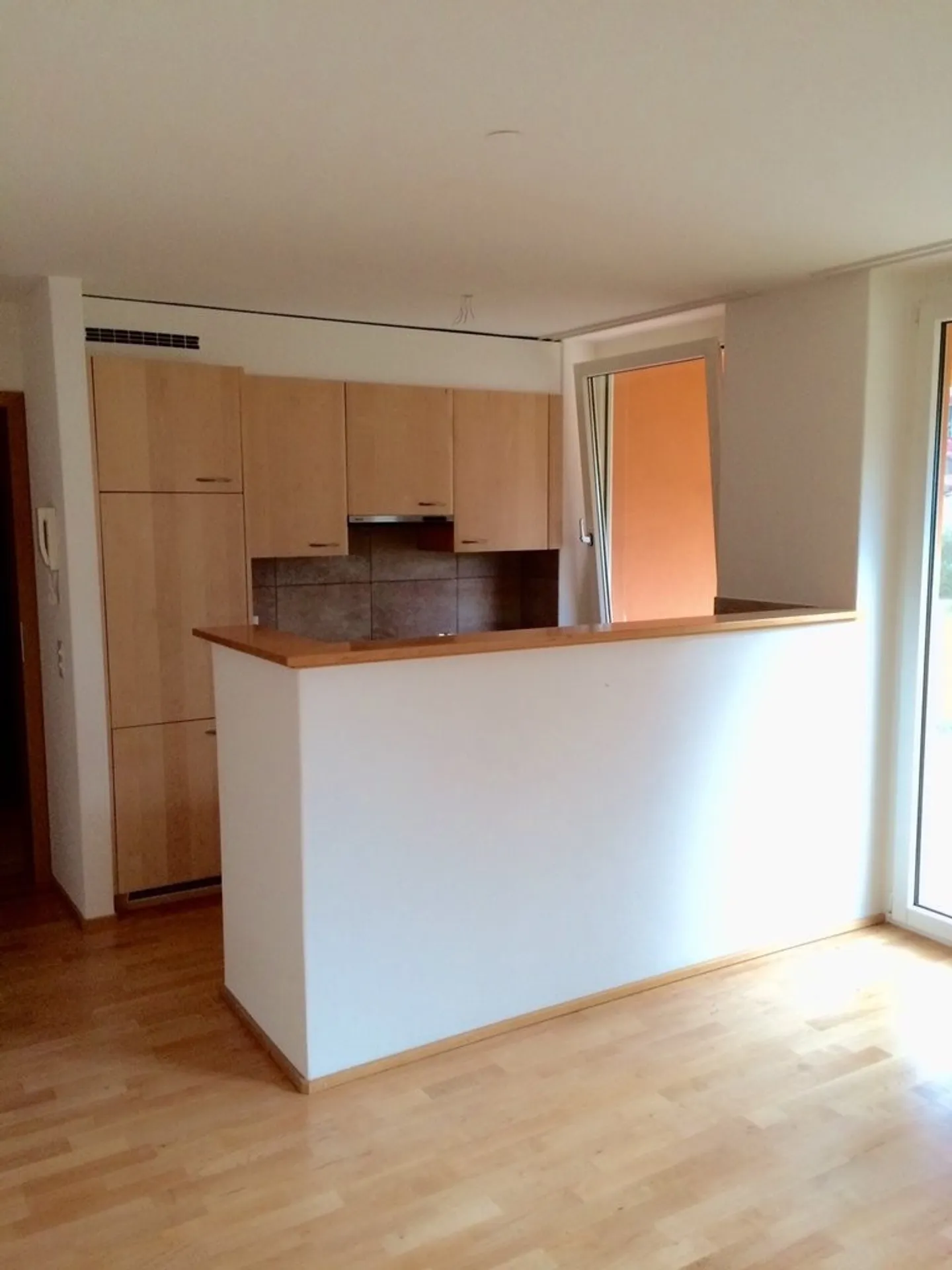 Vivre avec confort : Appartement 2 pièces élégant avec balcon - Photo 3 sur 11