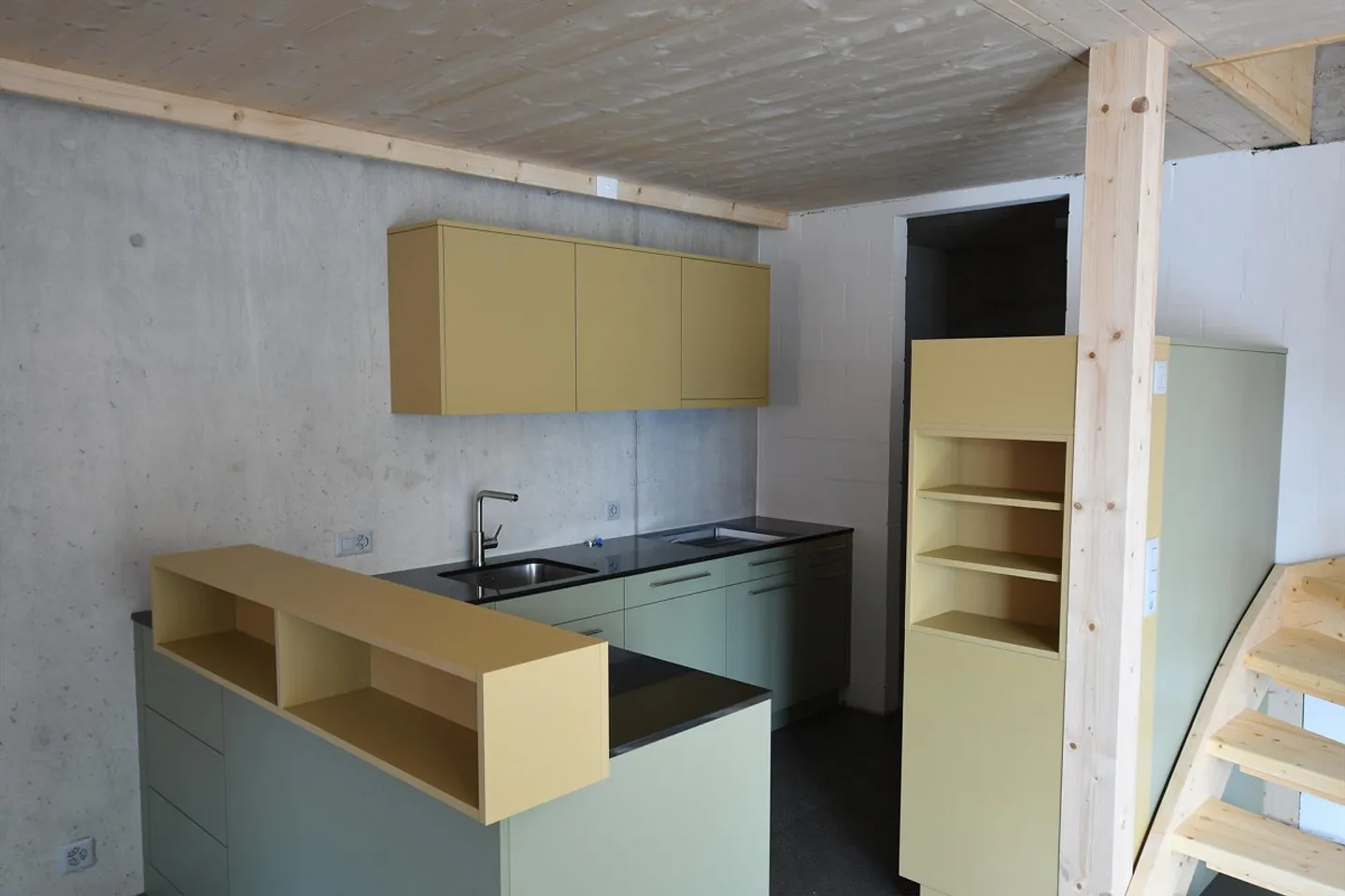 Nouvelle construction - vivre comme dans une maison individuelle - au cœur de Zwingen! - Photo 4 sur 16