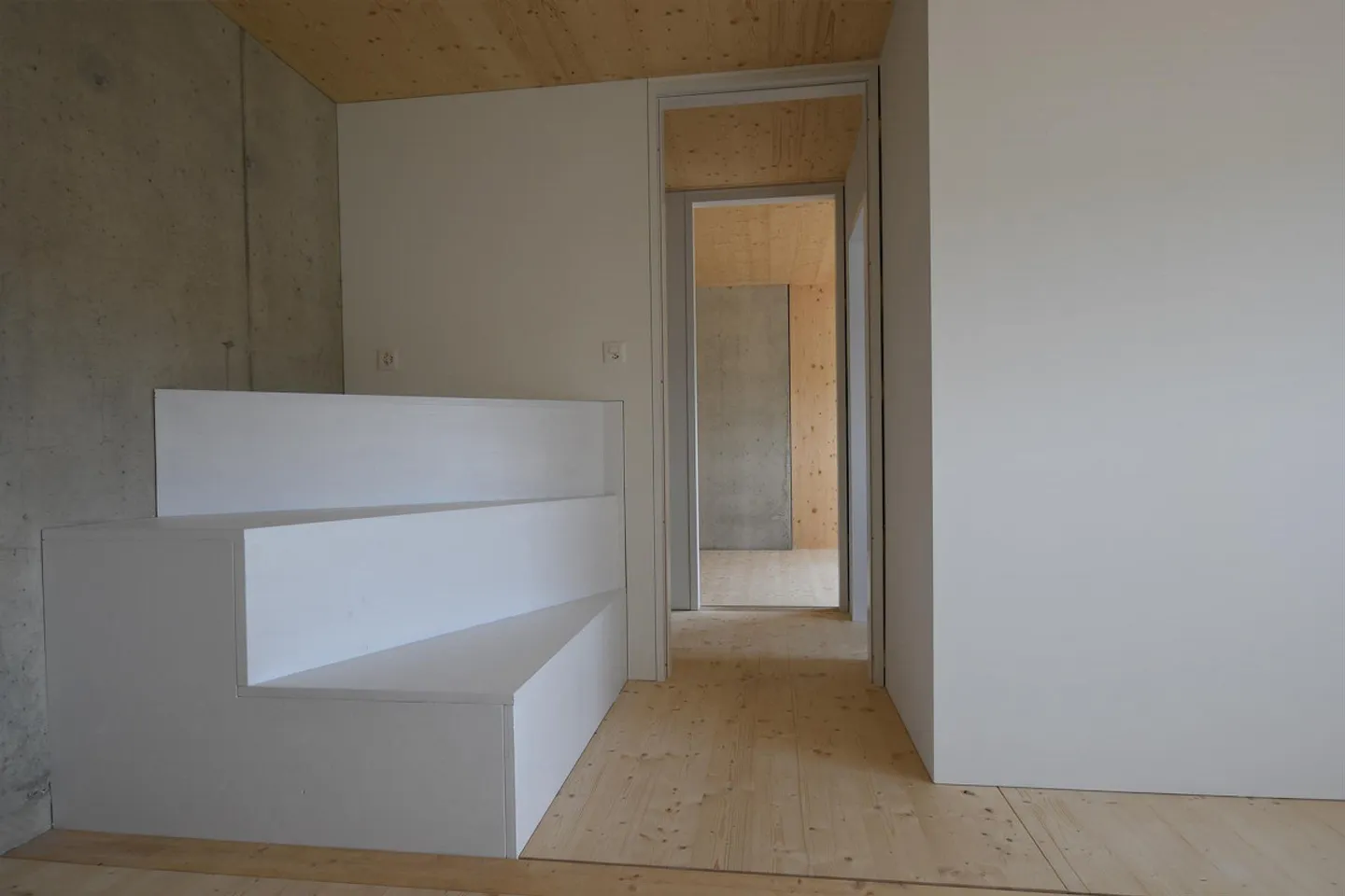 Nouvelle construction - vivre comme dans une maison individuelle - au cœur de Zwingen! - Photo 10 sur 16