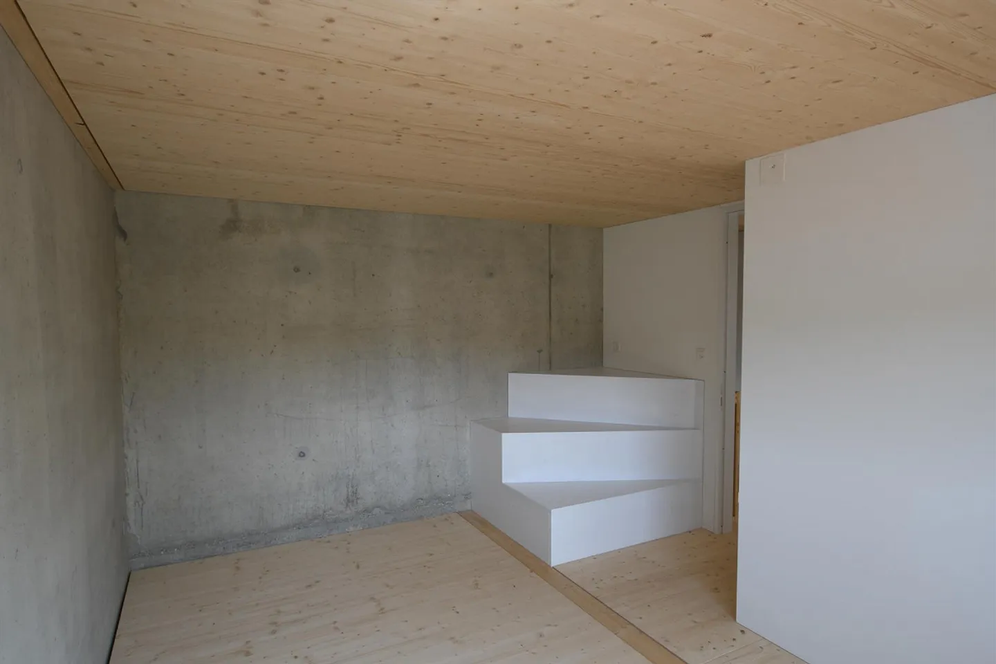 Nouvelle construction - vivre comme dans une maison individuelle - au cœur de Zwingen! - Photo 12 sur 16