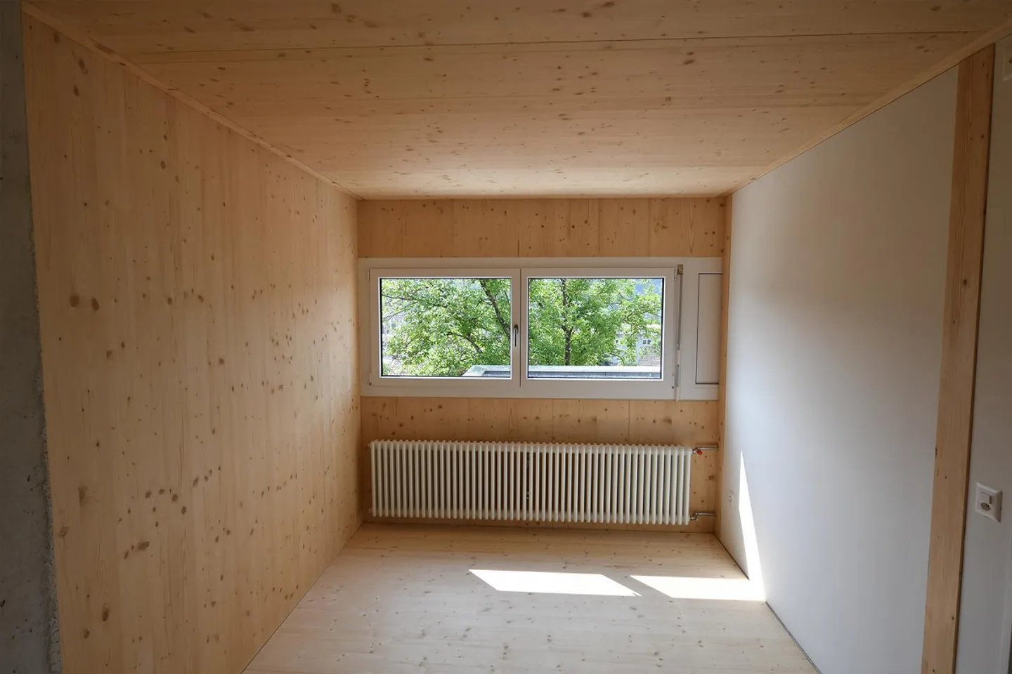 Nouvelle construction - vivre comme dans une maison individuelle - au cœur de Zwingen! - Photo 13 sur 16