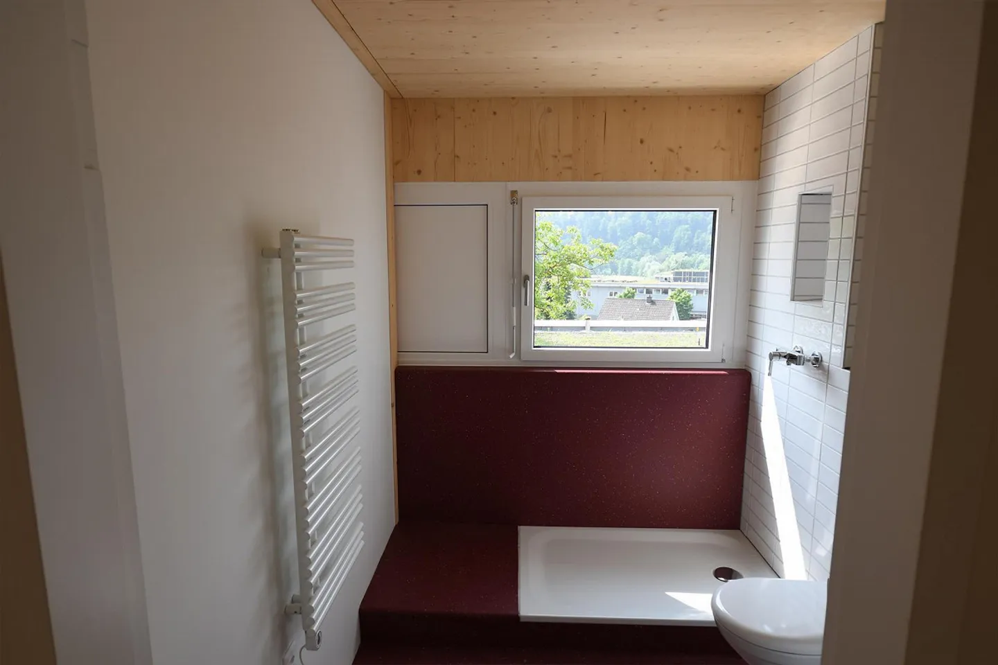 Nouvelle construction - vivre comme dans une maison individuelle - au cœur de Zwingen! - Photo 9 sur 16