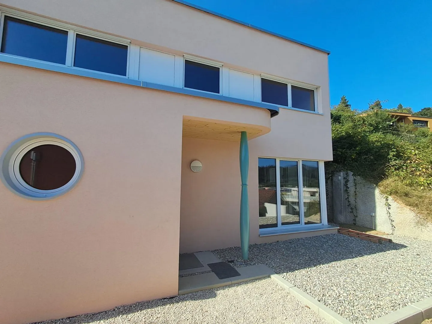 Nouvelle construction - vivre comme dans une maison individuelle - au cœur de Zwingen! - Photo 16 sur 16