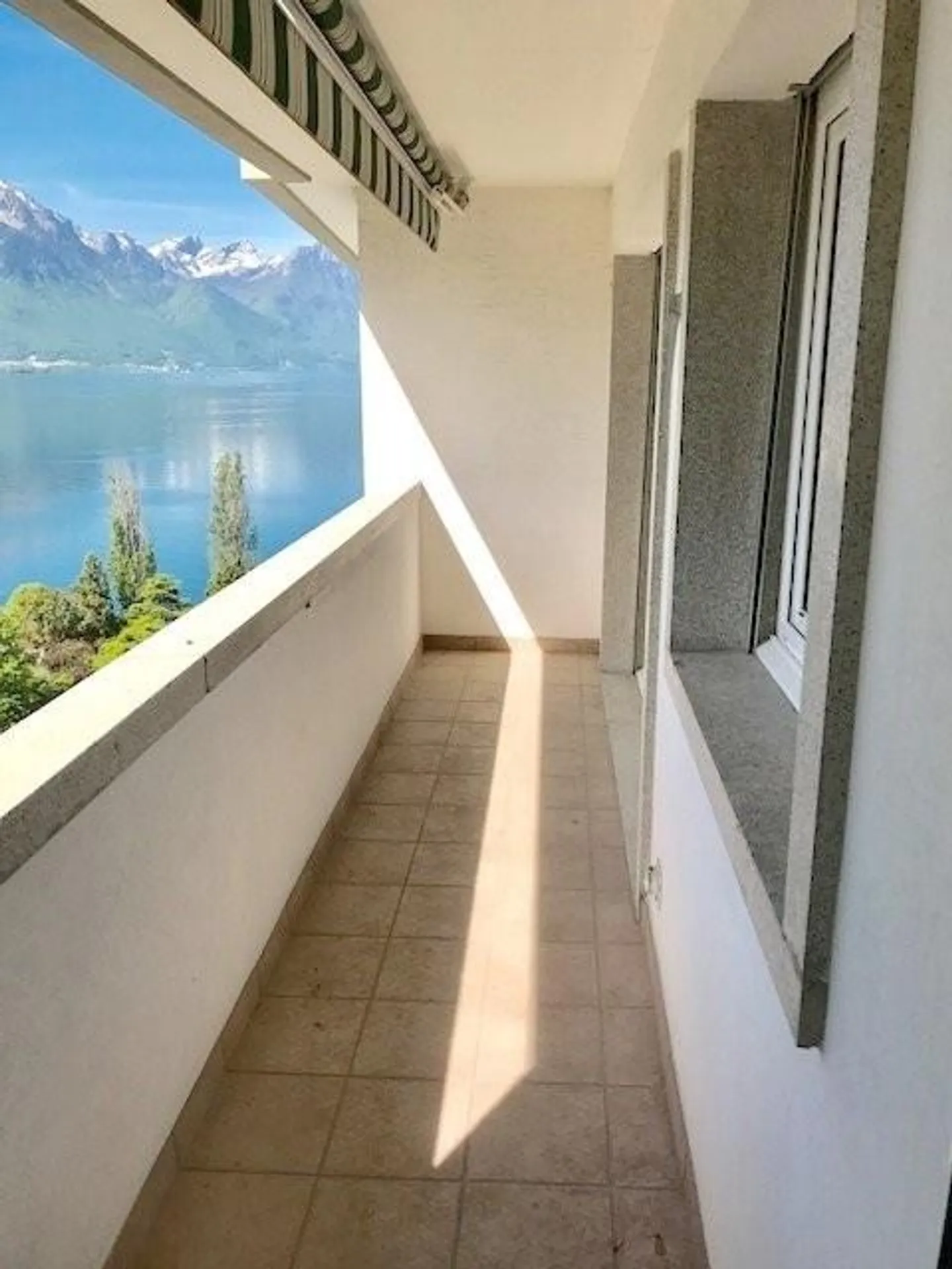 Bellissimo appartamento con magnifica vista sul lago - Foto 5 di 8