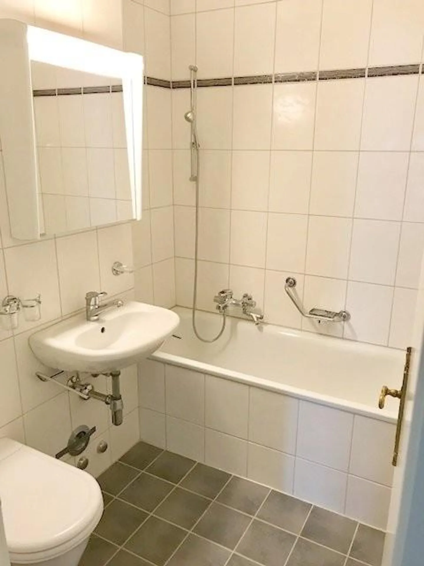 Bellissimo appartamento con magnifica vista sul lago - Foto 6 di 8