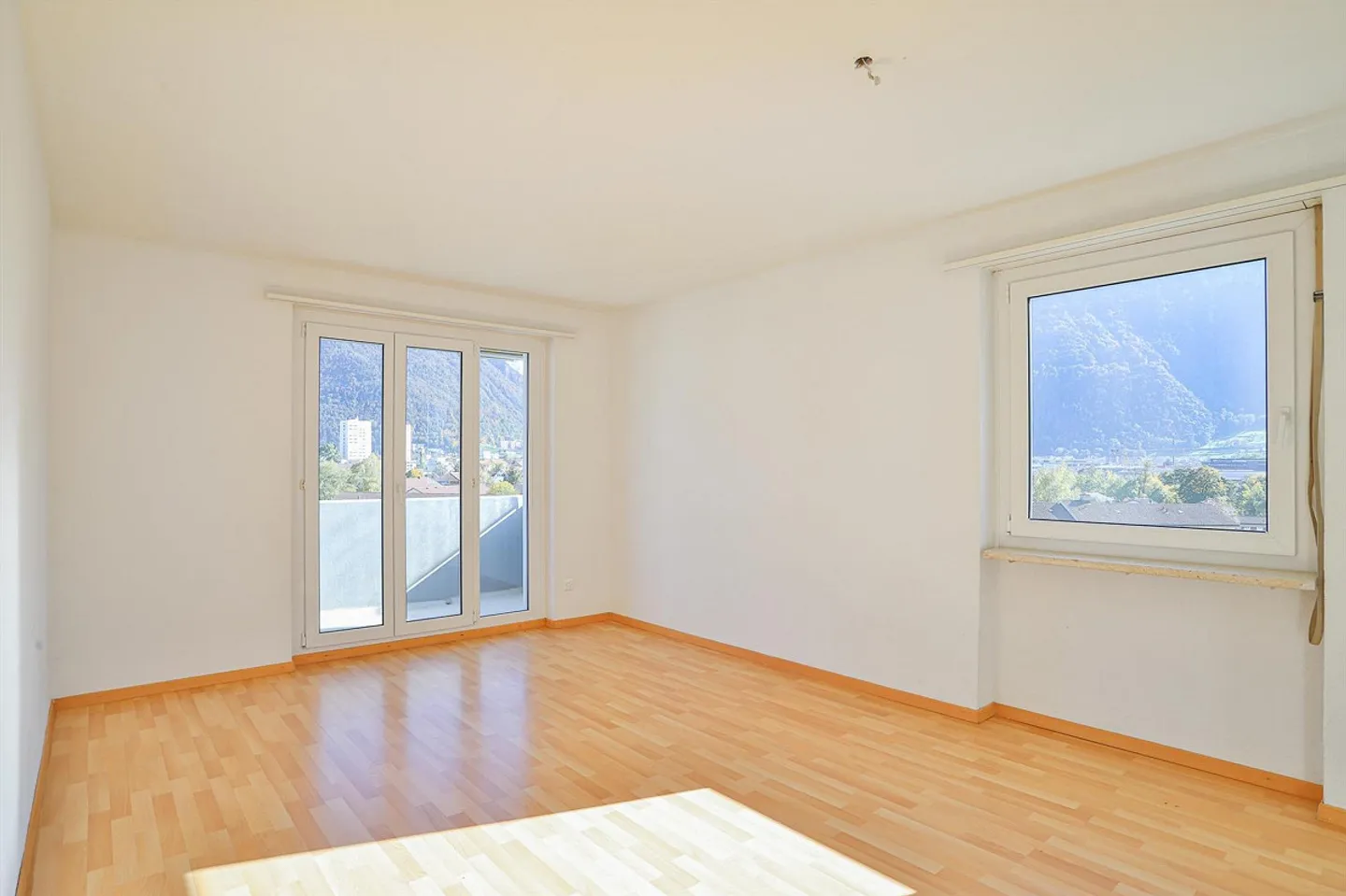 Balcony with Panorama - Photo 4 of 12