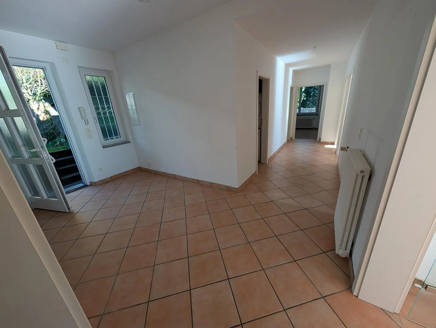 Luminoso appartamento di 4 stanze a Ruvigliana con vista sul lago - Foto 2 di 10