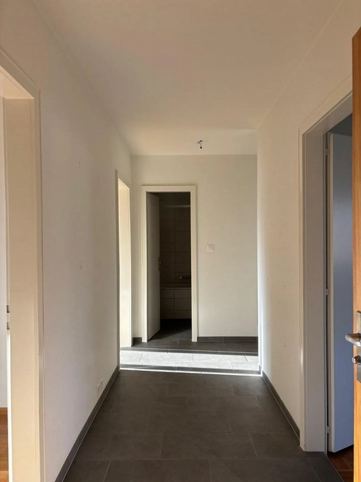 Appartement lumineux avec balcon donnant sur la verdure - Photo 10 sur 11