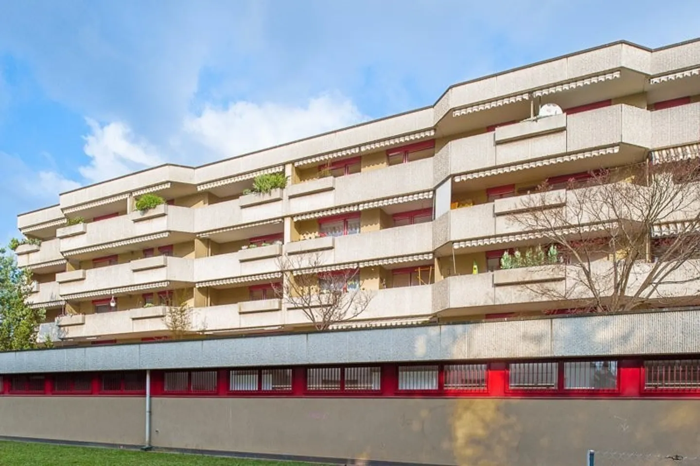 Attraktive Gewerbefläche mit Schaufenster an der Hauptstrasse - Foto 2 von 11