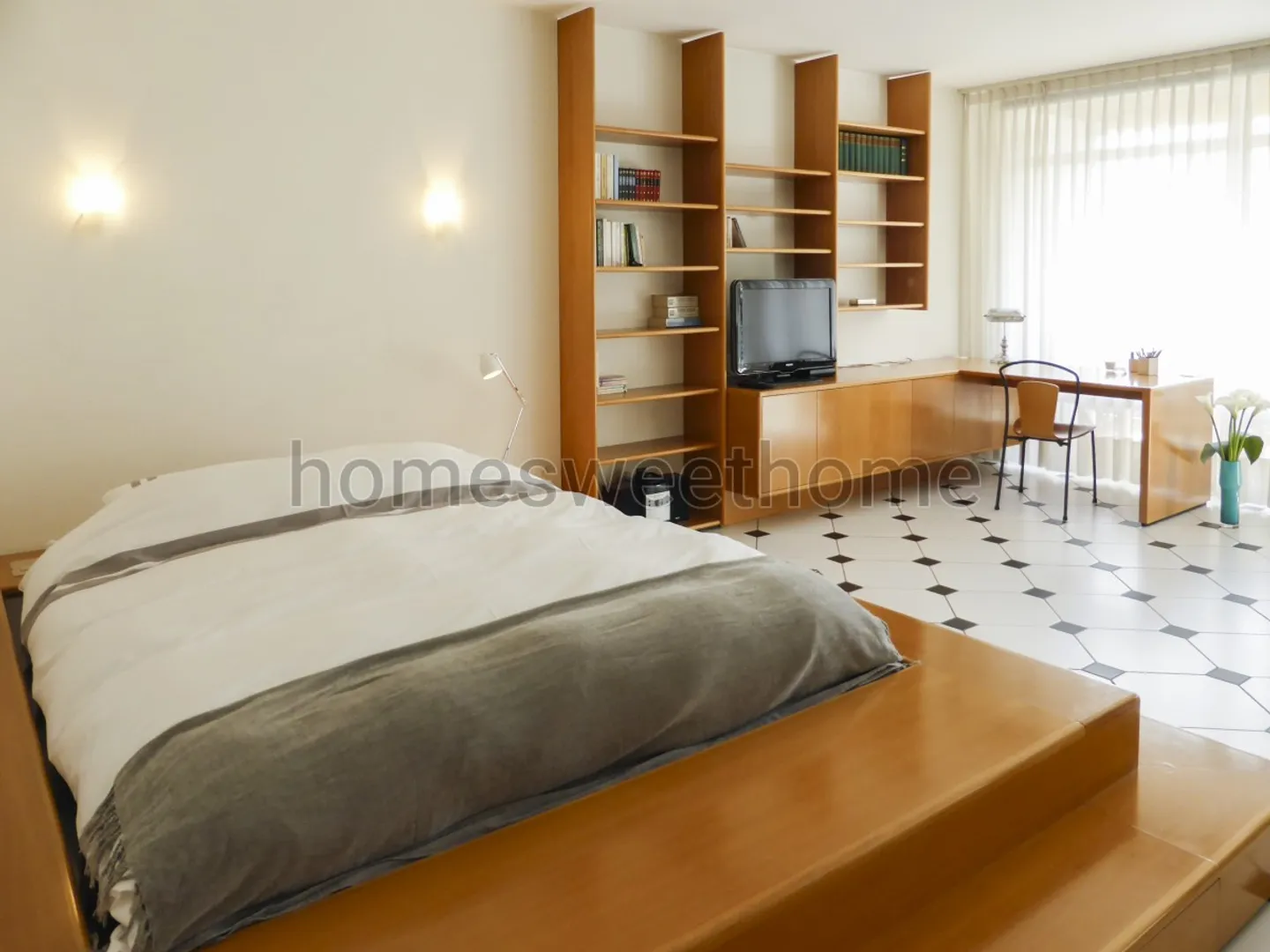 Furnished 1-room apartment - Photo 3 of 7